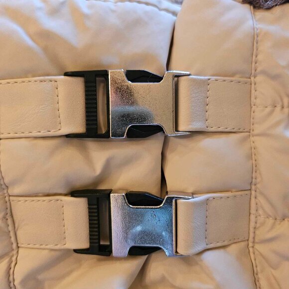 Cozy Winter Off-white Snow Boots - Size 9.5/10 - Picture 4 of 11